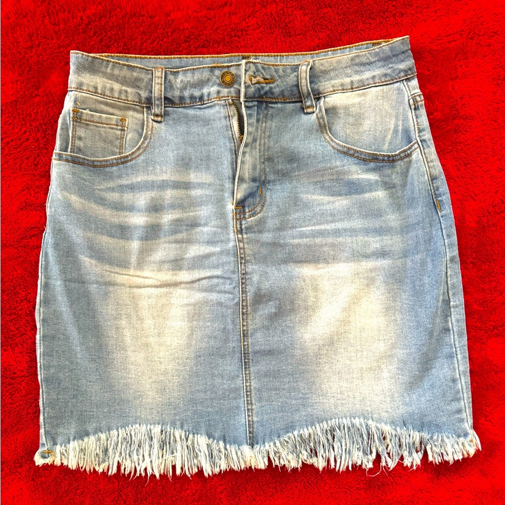 Denim frayed skirt